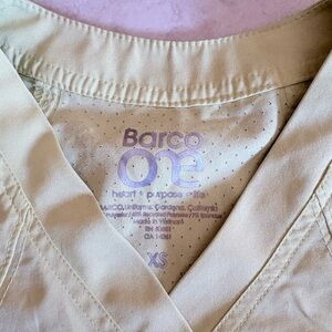 Barco One Women's yellow/green Scrub Top